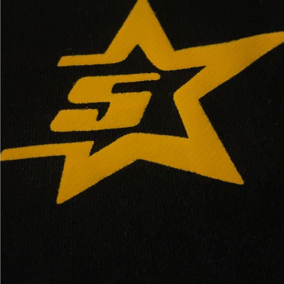 I’m selling this large sp5der pink hoodie it is black and pink - Picture 2 of 5